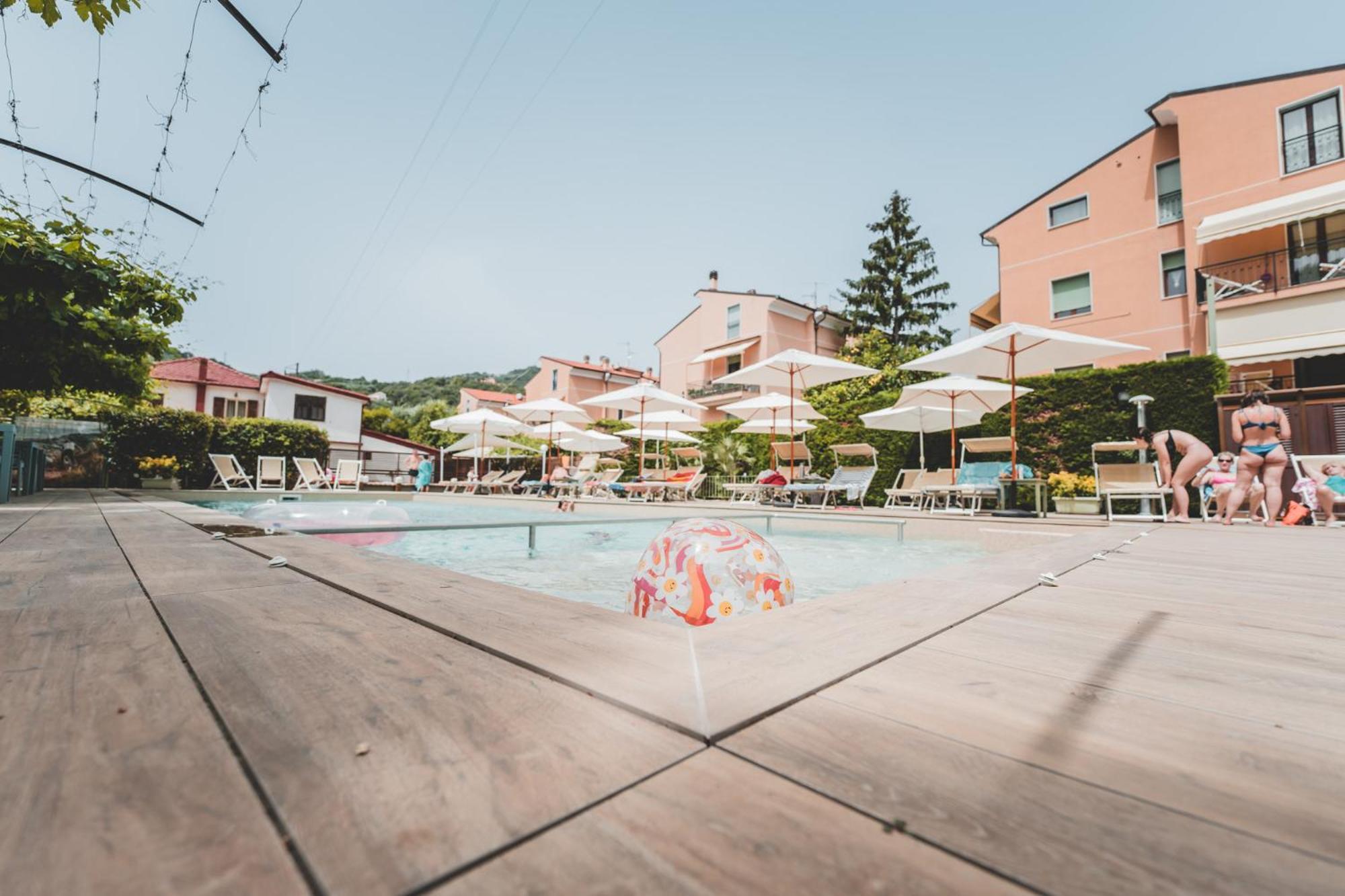 Residence Holidays ピエトラ・リーグレ エクステリア 写真